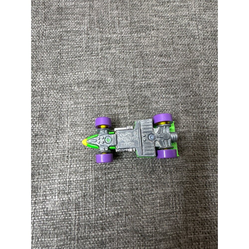 Hot Wheels 1997 Inter-Cooled Green Die-Cast Car With Purple Wheels - Picture 5 of 6